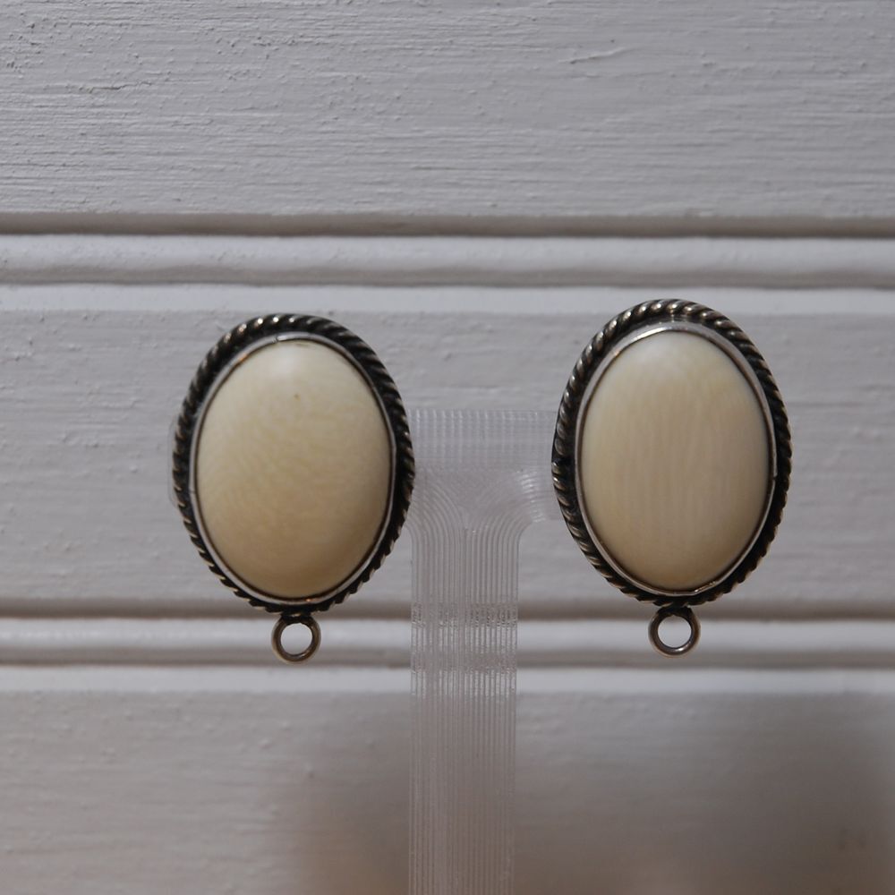 Vintage DFG D.Guerro Sterling silver clip on earrings Scolecite gem‎ - charms